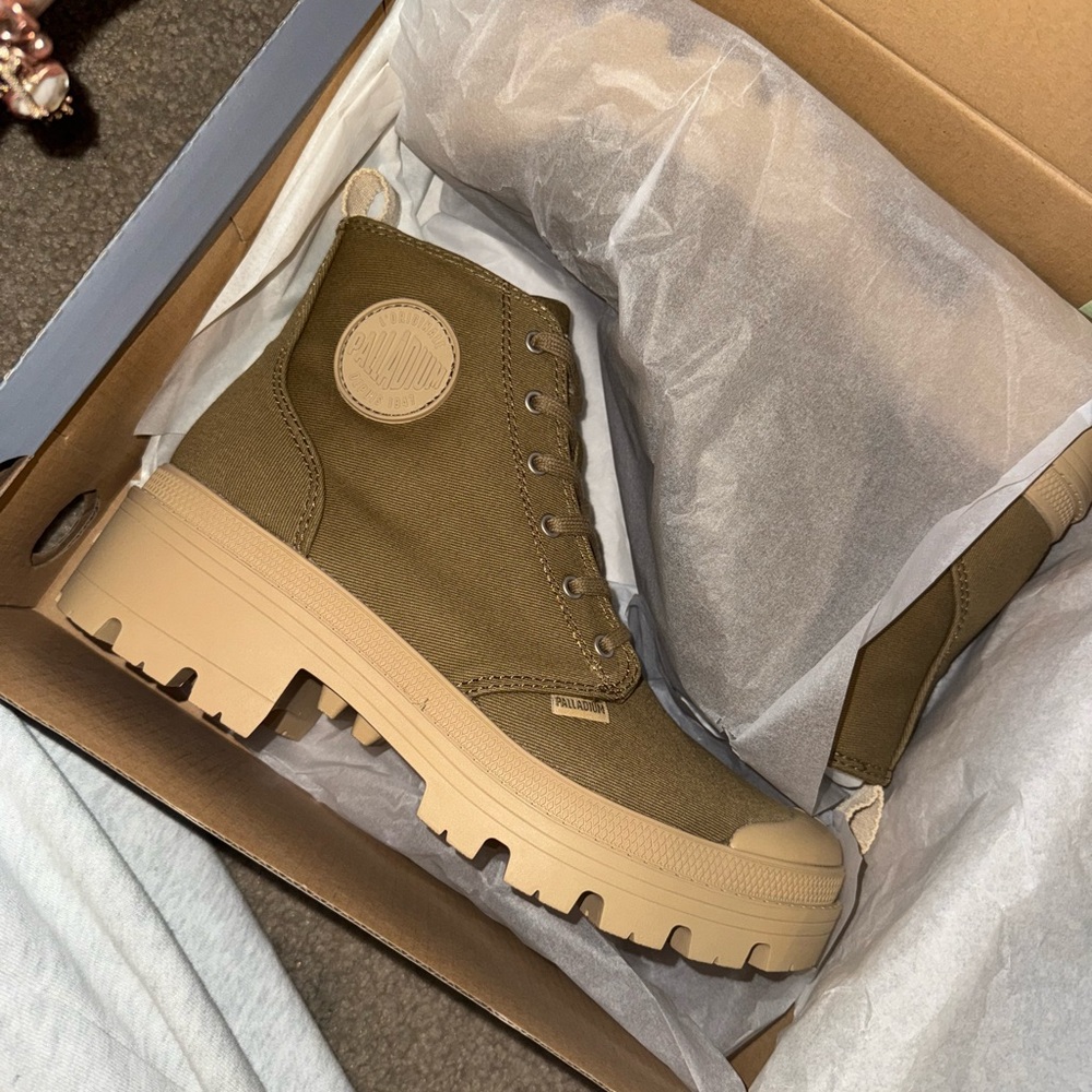 Palladium Brown/Tan Combat Boots